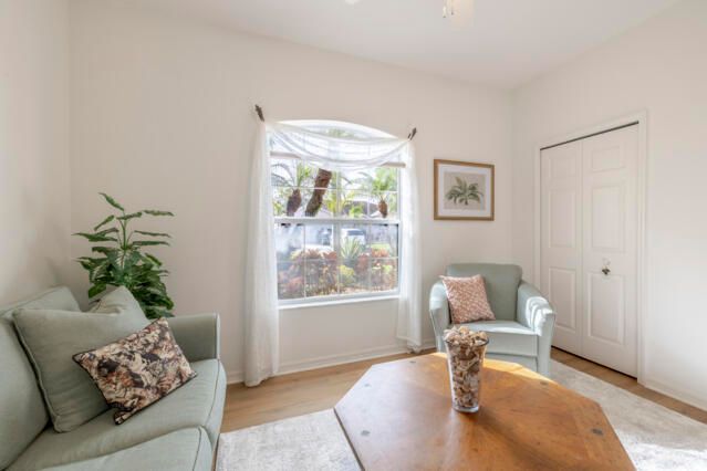 For Sale: $424,000 (4 beds, 2 baths, 2000 Square Feet)