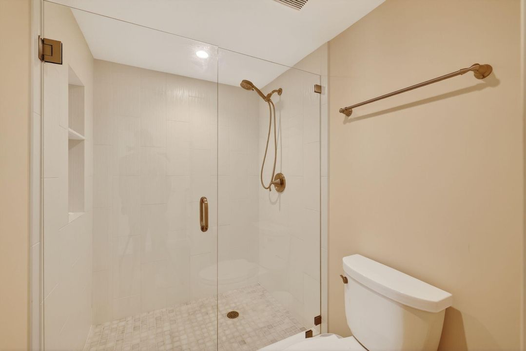 出租: $6,500 (2 贝兹, 2 浴室, 1602 平方英尺)