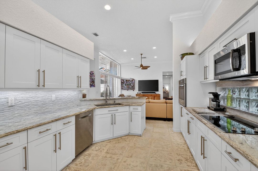 待售: $549,000 (3 贝兹, 3 浴室, 2472 平方英尺)