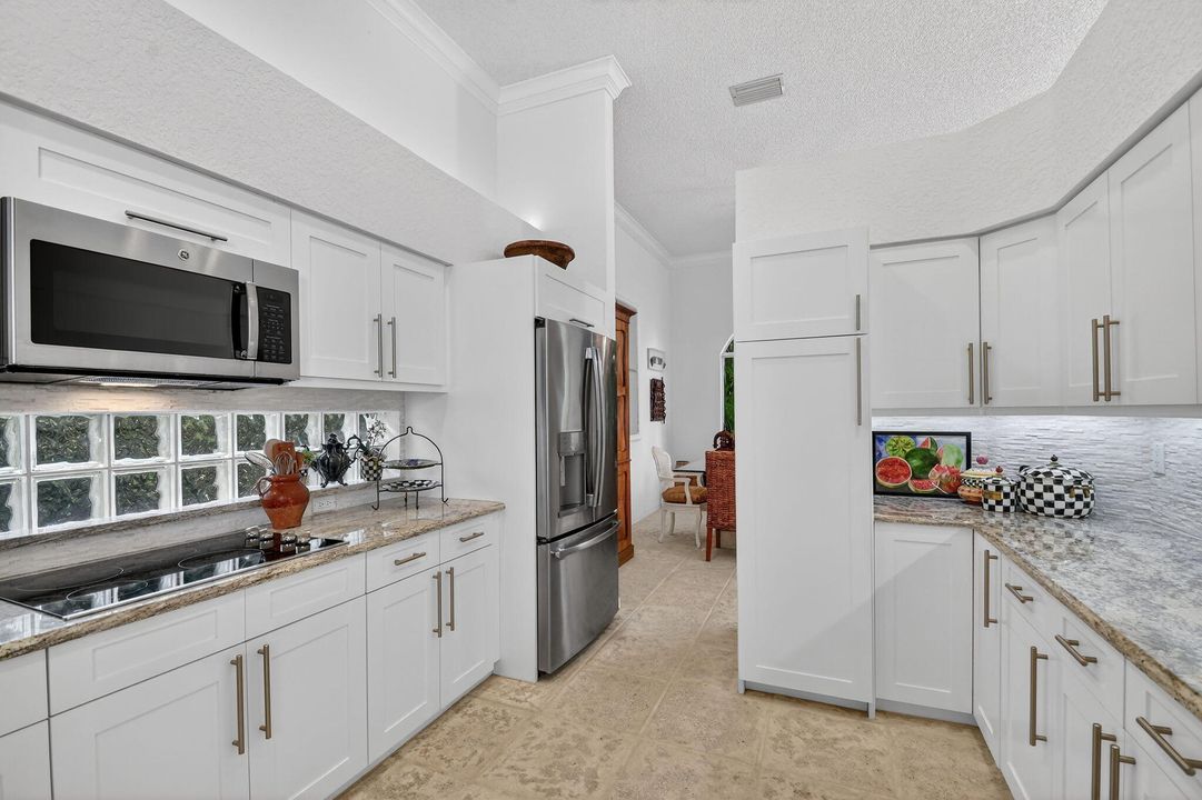 待售: $549,000 (3 贝兹, 3 浴室, 2472 平方英尺)