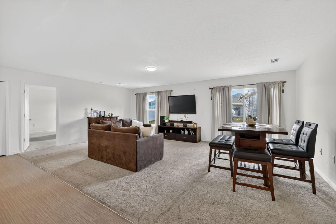 For Rent: $2,900 (4 beds, 2 baths, 2134 Square Feet)