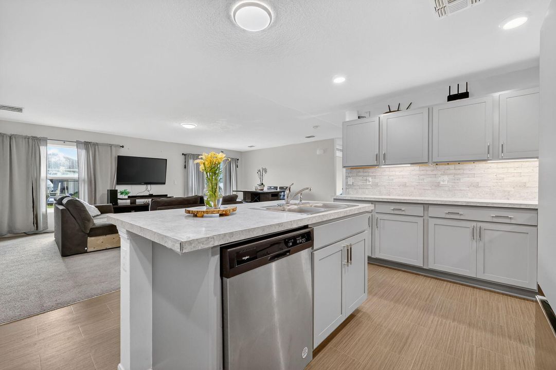 For Rent: $2,900 (4 beds, 2 baths, 2134 Square Feet)