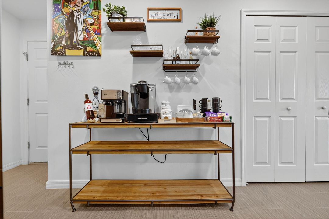 For Rent: $2,900 (4 beds, 2 baths, 2134 Square Feet)