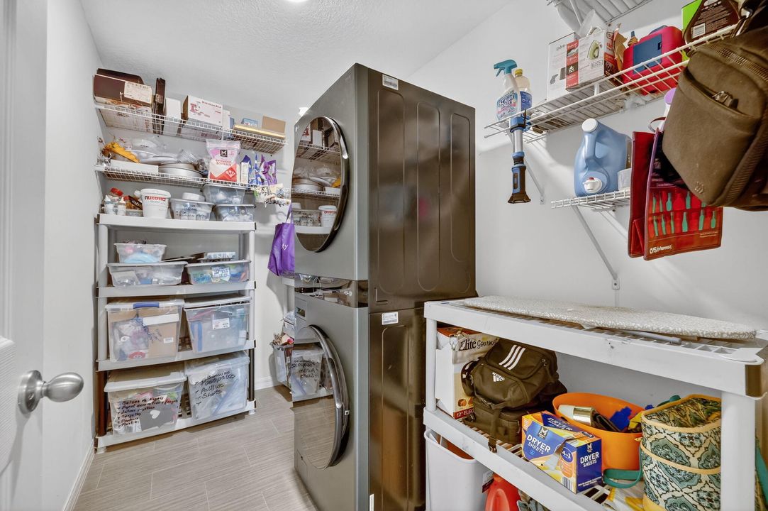 For Rent: $2,900 (4 beds, 2 baths, 2134 Square Feet)