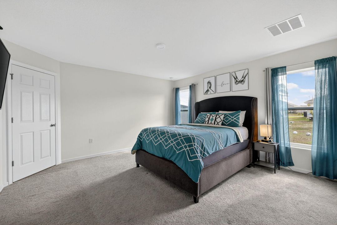 For Rent: $2,900 (4 beds, 2 baths, 2134 Square Feet)