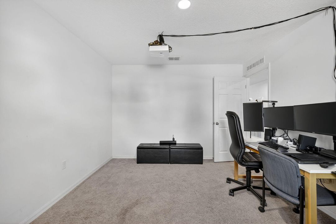 For Rent: $2,900 (4 beds, 2 baths, 2134 Square Feet)