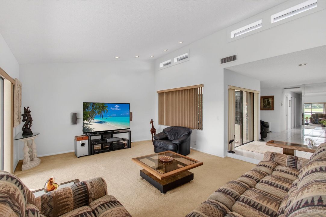 待售: $389,000 (3 贝兹, 2 浴室, 1667 平方英尺)