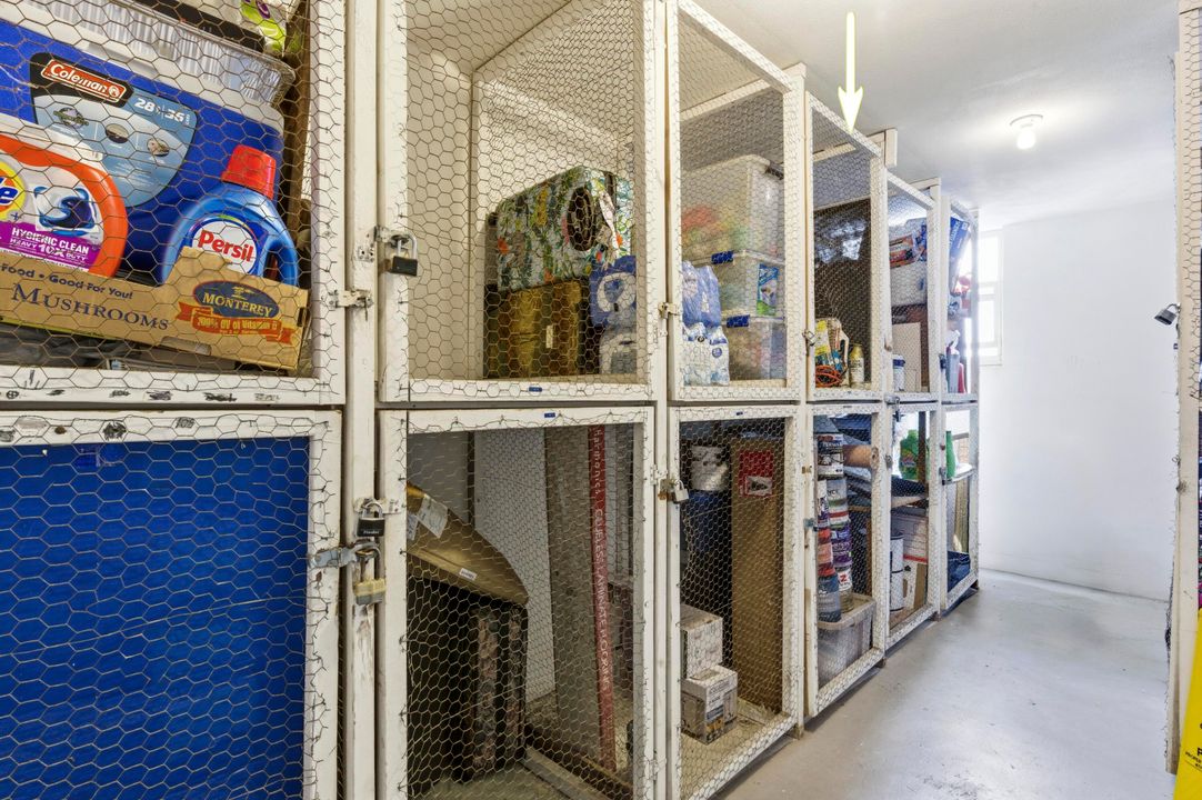 For Sale: $449,900 (2 beds, 2 baths, 990 Square Feet)