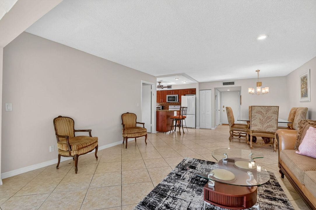 В аренду: $2,200 (2 спален, 2 ванн, 1148 Квадратных фут)