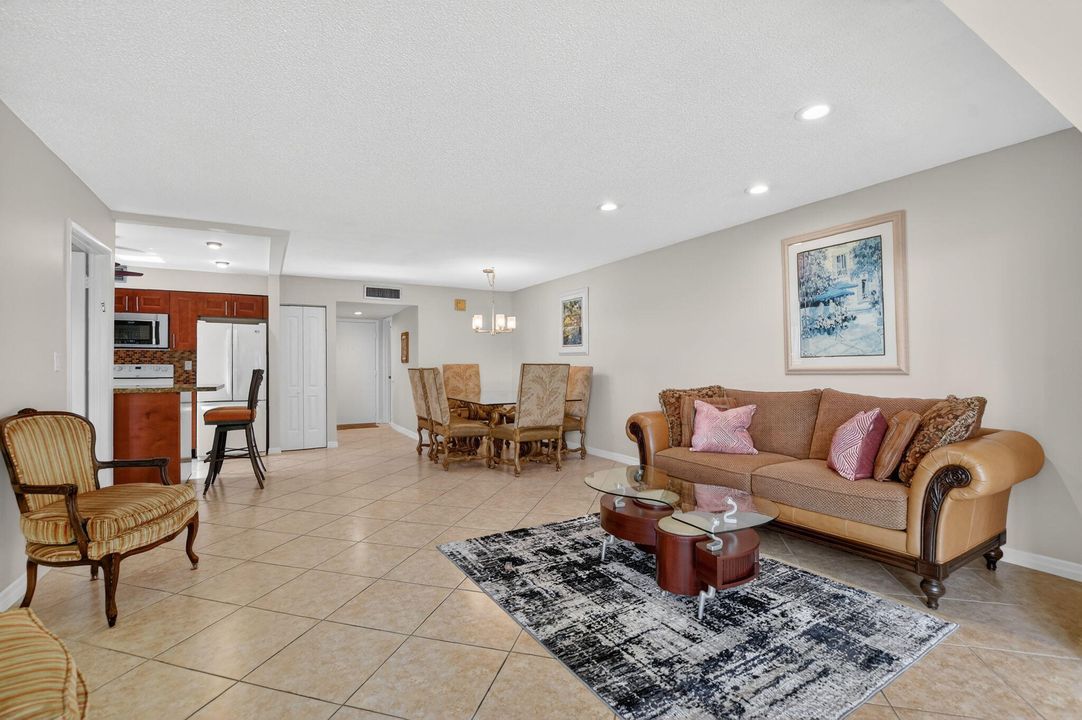 В аренду: $2,200 (2 спален, 2 ванн, 1148 Квадратных фут)