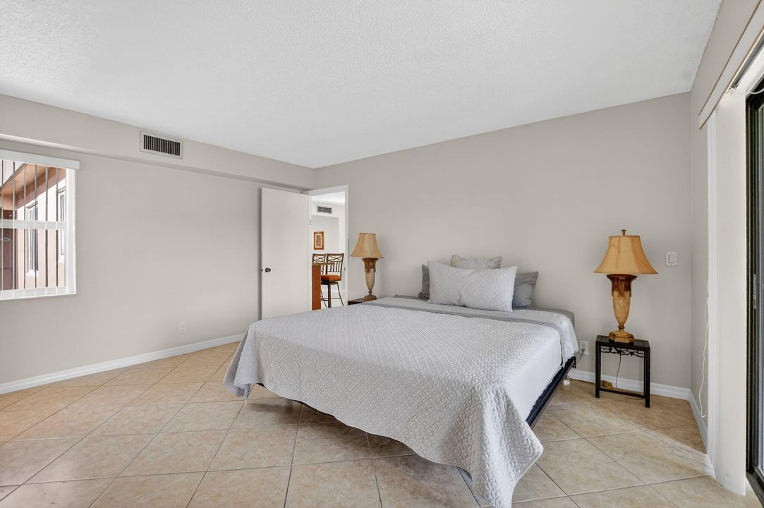 В аренду: $2,200 (2 спален, 2 ванн, 1148 Квадратных фут)