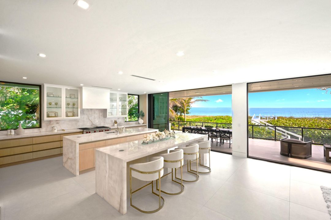 На продажу: $14,500,000 (4 спален, 6 ванн, 5965 Квадратных фут)