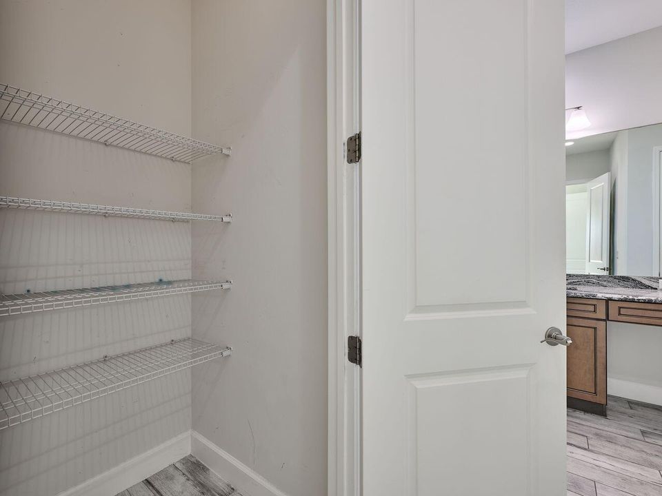 En Venta: $799,000 (3 camas, 3 baños, 2749 Pies cuadrados)