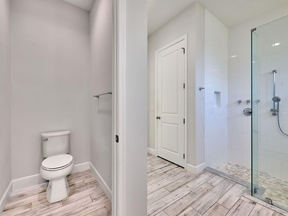 En Venta: $799,000 (3 camas, 3 baños, 2749 Pies cuadrados)