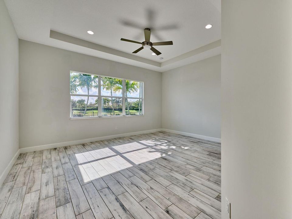 En Venta: $799,000 (3 camas, 3 baños, 2749 Pies cuadrados)