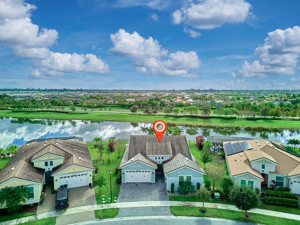 En Venta: $799,000 (3 camas, 3 baños, 2749 Pies cuadrados)