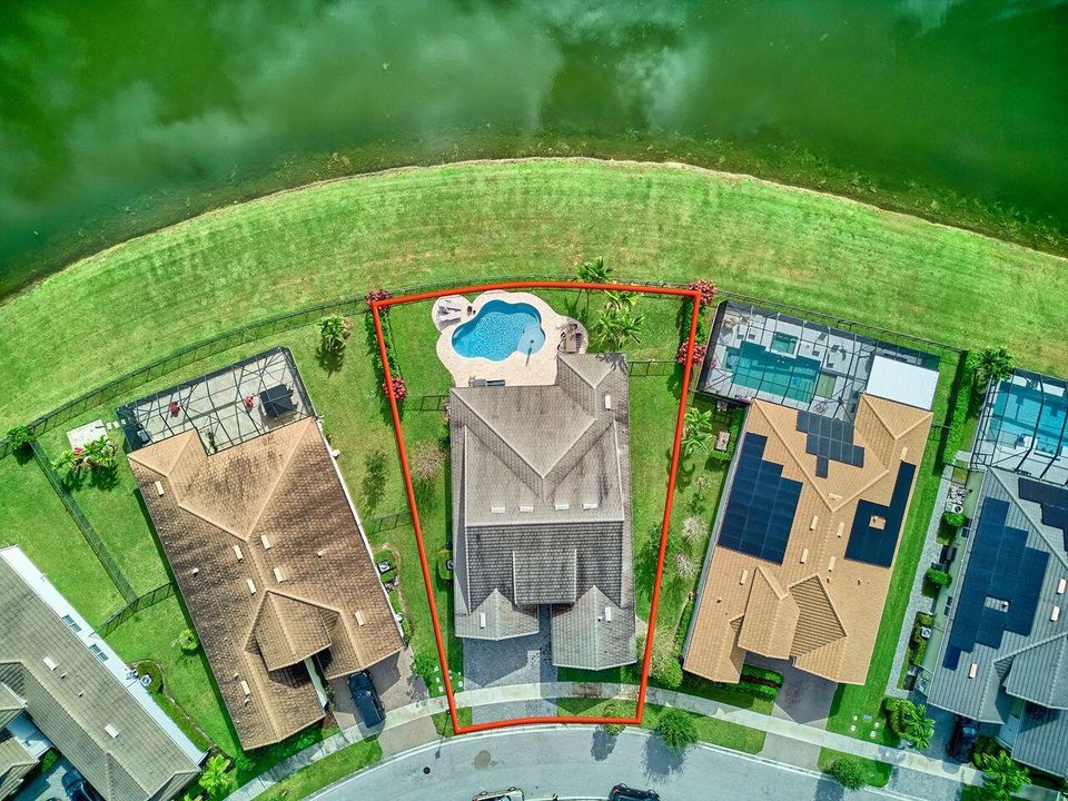 En Venta: $799,000 (3 camas, 3 baños, 2749 Pies cuadrados)