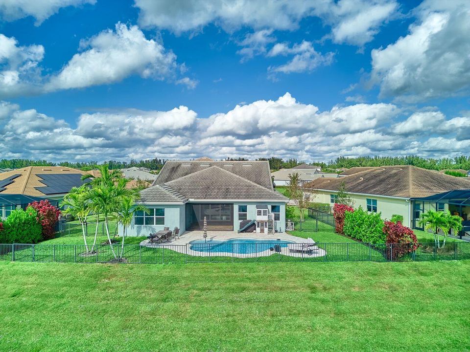 En Venta: $799,000 (3 camas, 3 baños, 2749 Pies cuadrados)