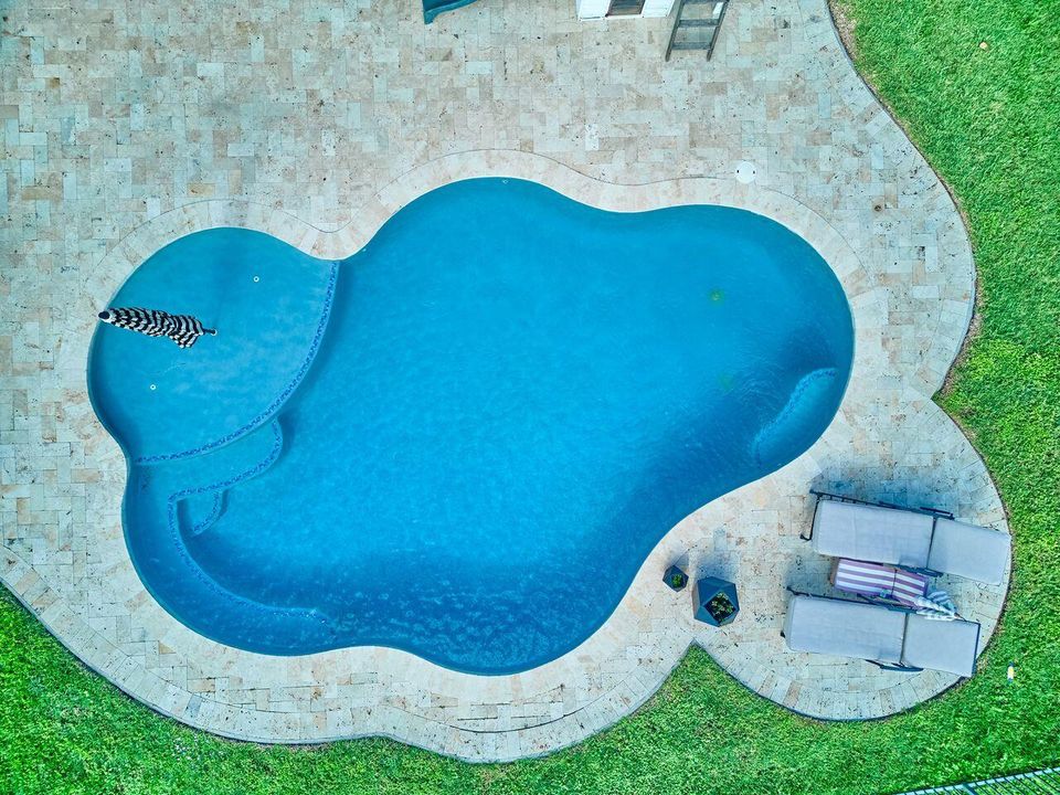 En Venta: $799,000 (3 camas, 3 baños, 2749 Pies cuadrados)