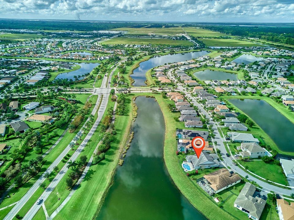 En Venta: $799,000 (3 camas, 3 baños, 2749 Pies cuadrados)