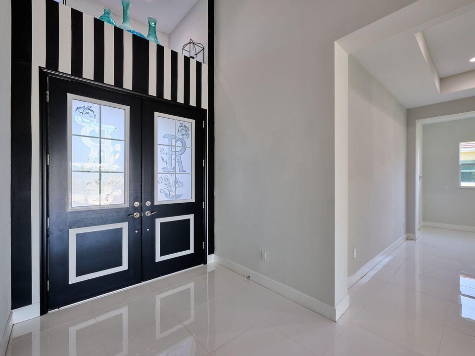 En Venta: $799,000 (3 camas, 3 baños, 2749 Pies cuadrados)