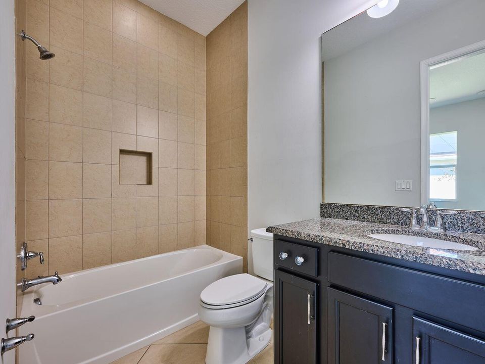 En Venta: $799,000 (3 camas, 3 baños, 2749 Pies cuadrados)