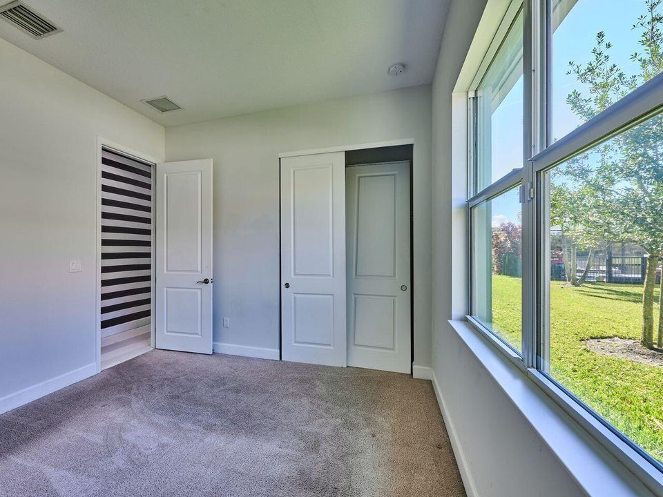 En Venta: $799,000 (3 camas, 3 baños, 2749 Pies cuadrados)