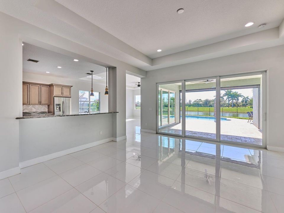 En Venta: $799,000 (3 camas, 3 baños, 2749 Pies cuadrados)