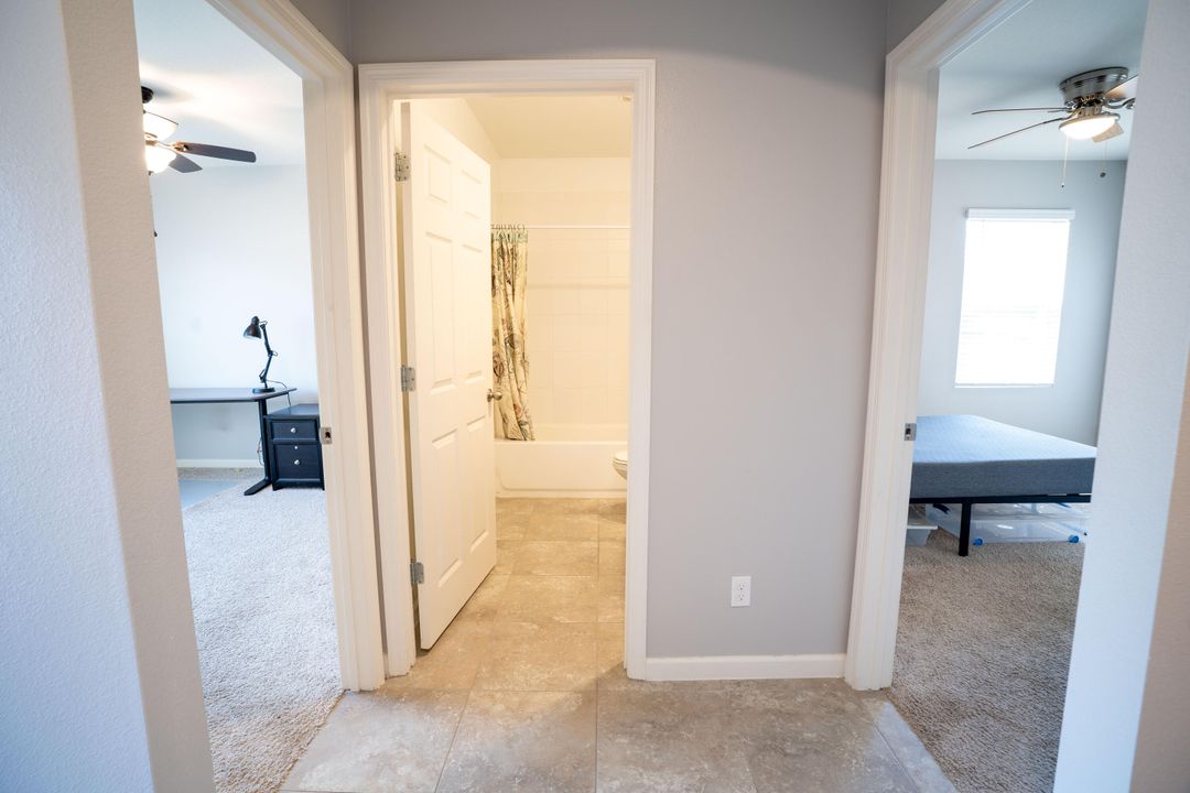 For Rent: $2,700 (4 beds, 2 baths, 1827 Square Feet)