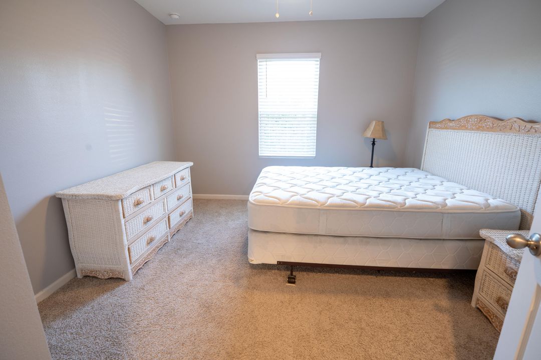 For Rent: $2,700 (4 beds, 2 baths, 1827 Square Feet)