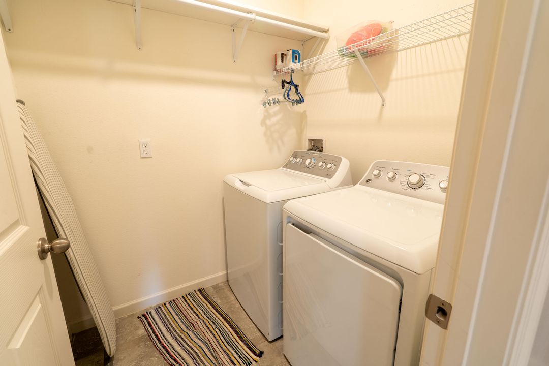 For Rent: $2,700 (4 beds, 2 baths, 1827 Square Feet)