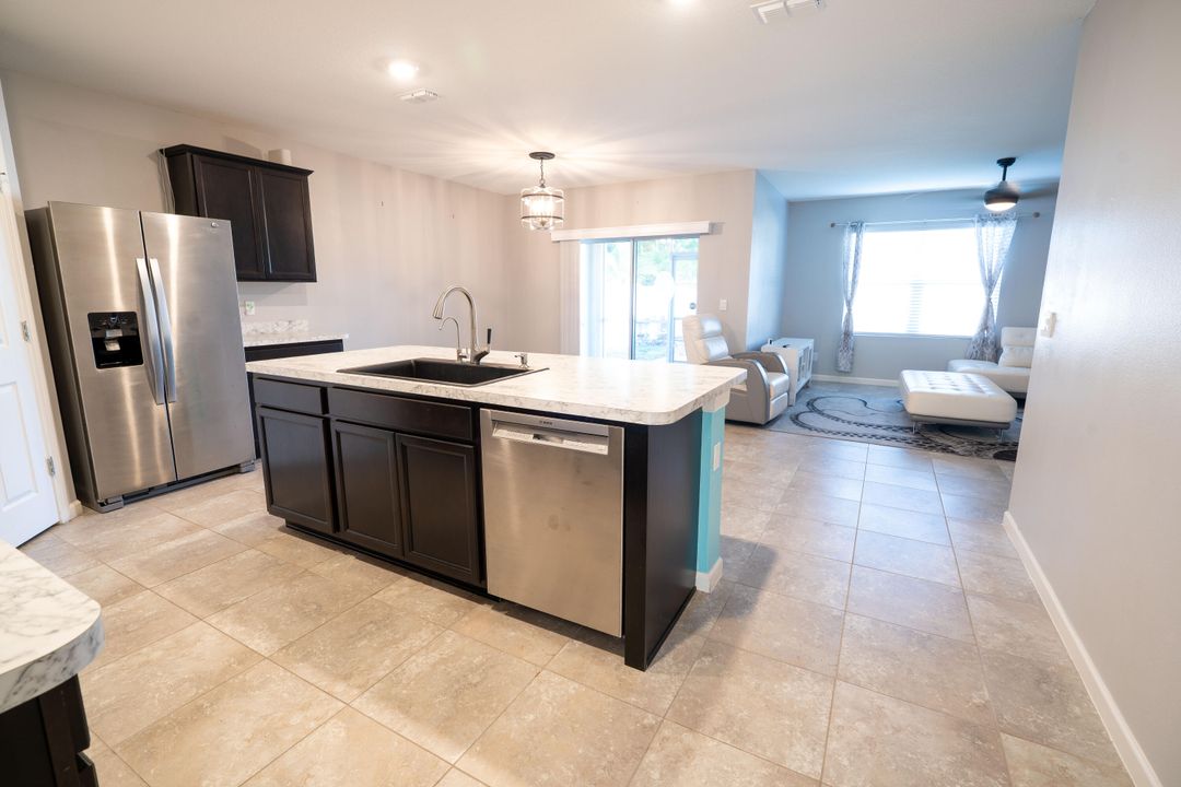 For Rent: $2,700 (4 beds, 2 baths, 1827 Square Feet)