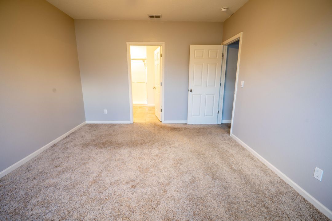 For Rent: $2,700 (4 beds, 2 baths, 1827 Square Feet)