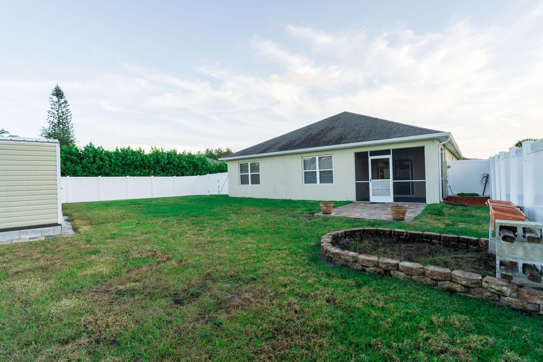 For Rent: $2,700 (4 beds, 2 baths, 1827 Square Feet)