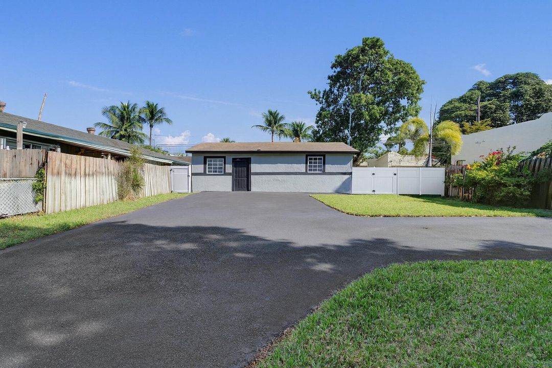 For Sale: $445,000 (0 beds, 0 baths, 884 Square Feet)