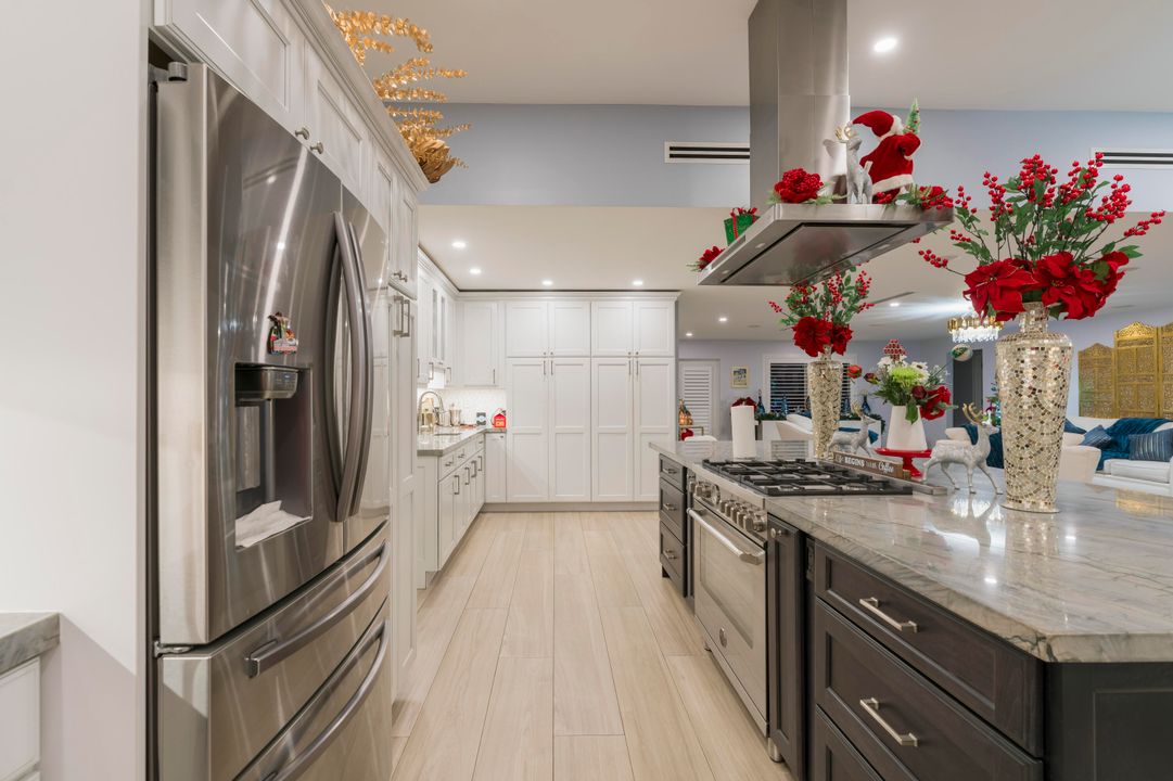 На продажу: $2,200,000 (4 спален, 3 ванн, 2557 Квадратных фут)