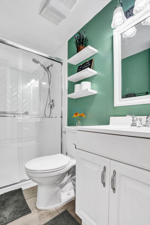 For Sale: $134,000 (2 beds, 2 baths, 1048 Square Feet)