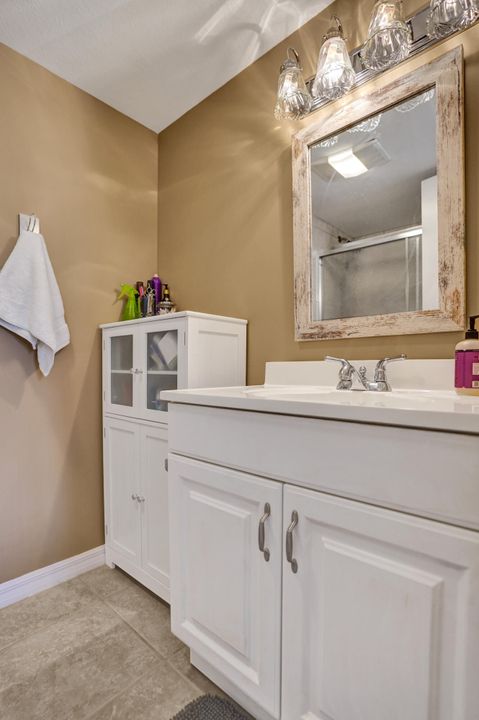 For Sale: $134,000 (2 beds, 2 baths, 1048 Square Feet)