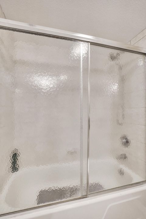 For Sale: $134,000 (2 beds, 2 baths, 1048 Square Feet)