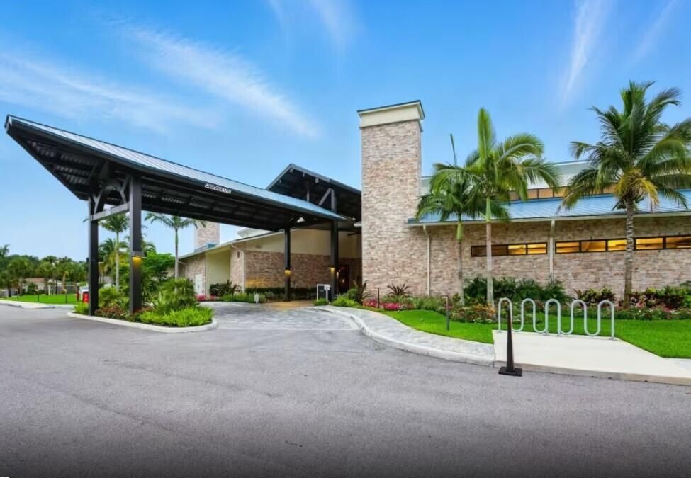 En Venta: $1,549,405 (4 camas, 3 baños, 3076 Pies cuadrados)