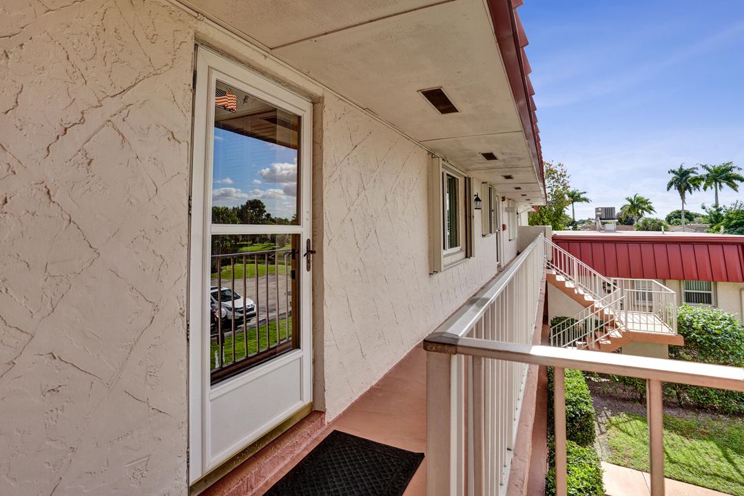 For Sale: $134,000 (2 beds, 2 baths, 1048 Square Feet)