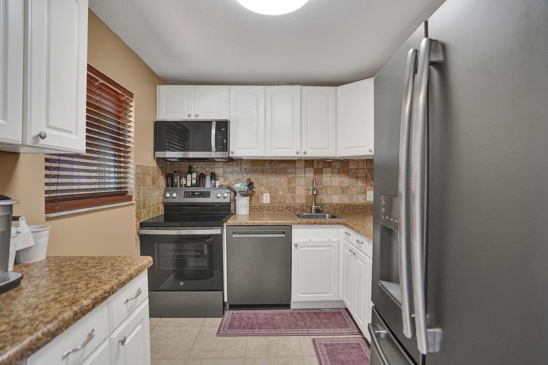 For Sale: $134,000 (2 beds, 2 baths, 1048 Square Feet)
