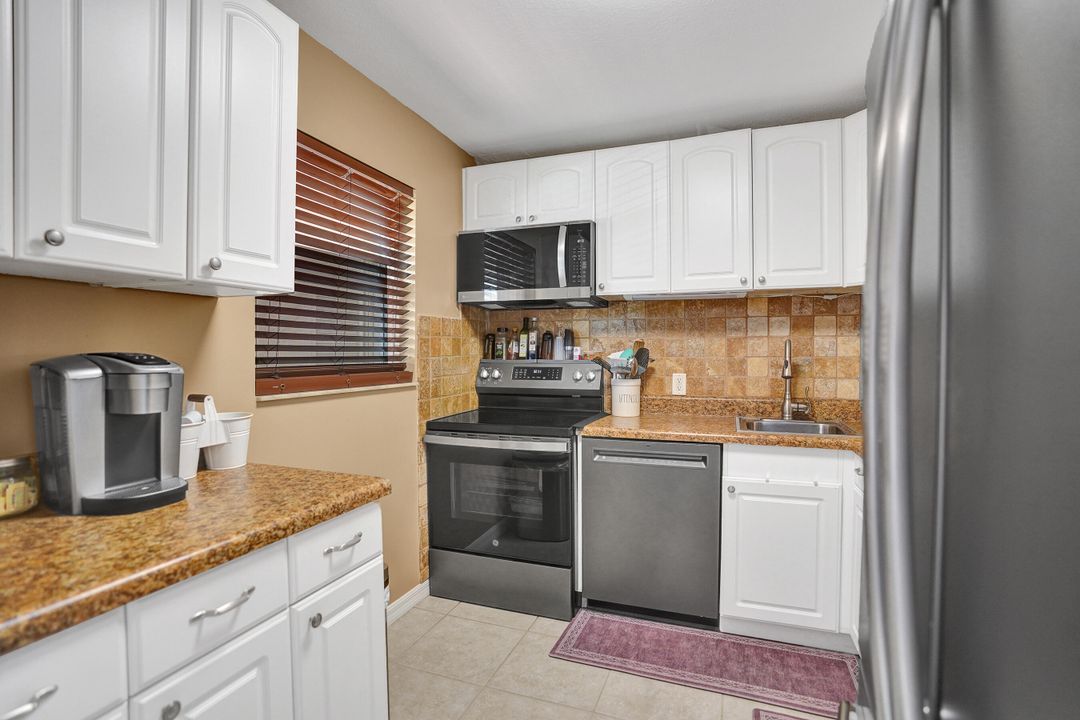 For Sale: $134,000 (2 beds, 2 baths, 1048 Square Feet)