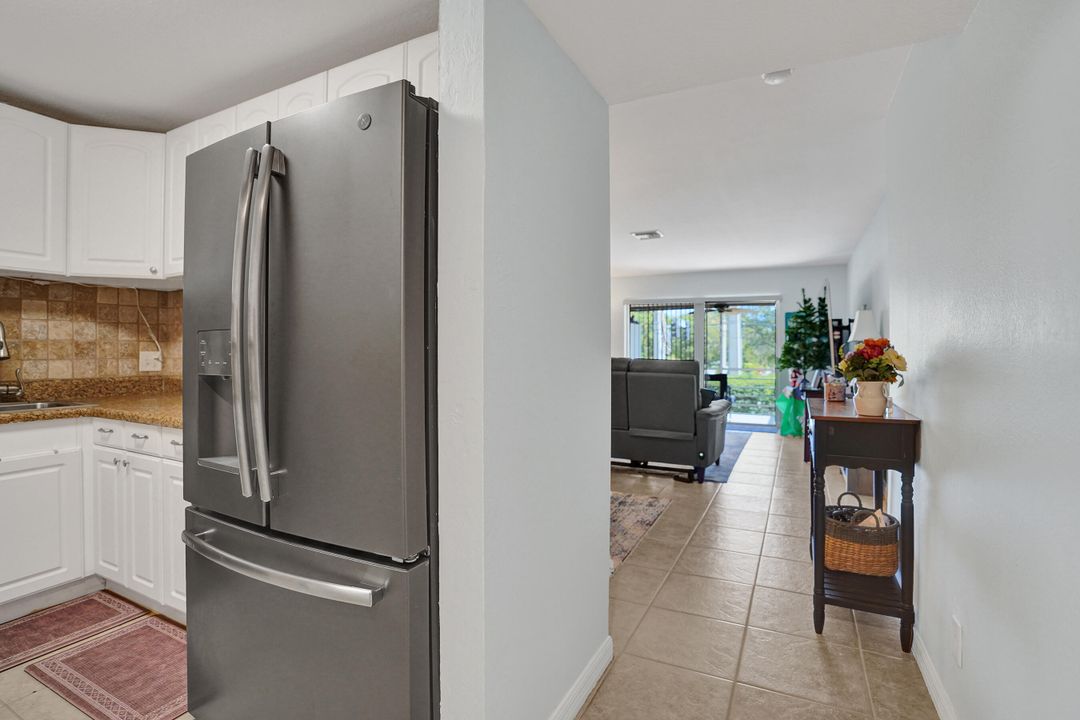 For Sale: $134,000 (2 beds, 2 baths, 1048 Square Feet)
