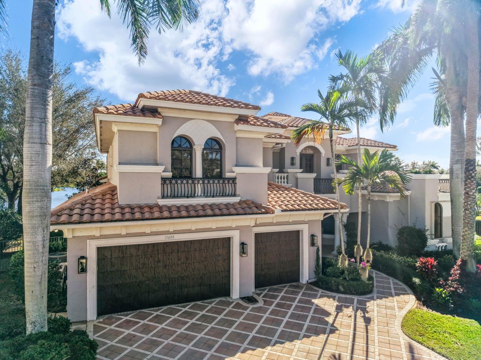 For Sale: $2,899,900 (5 beds, 5 baths, 5480 Square Feet)