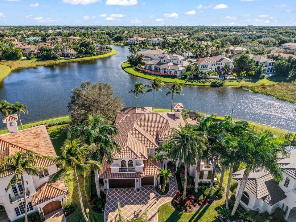 For Sale: $2,899,900 (5 beds, 5 baths, 5480 Square Feet)