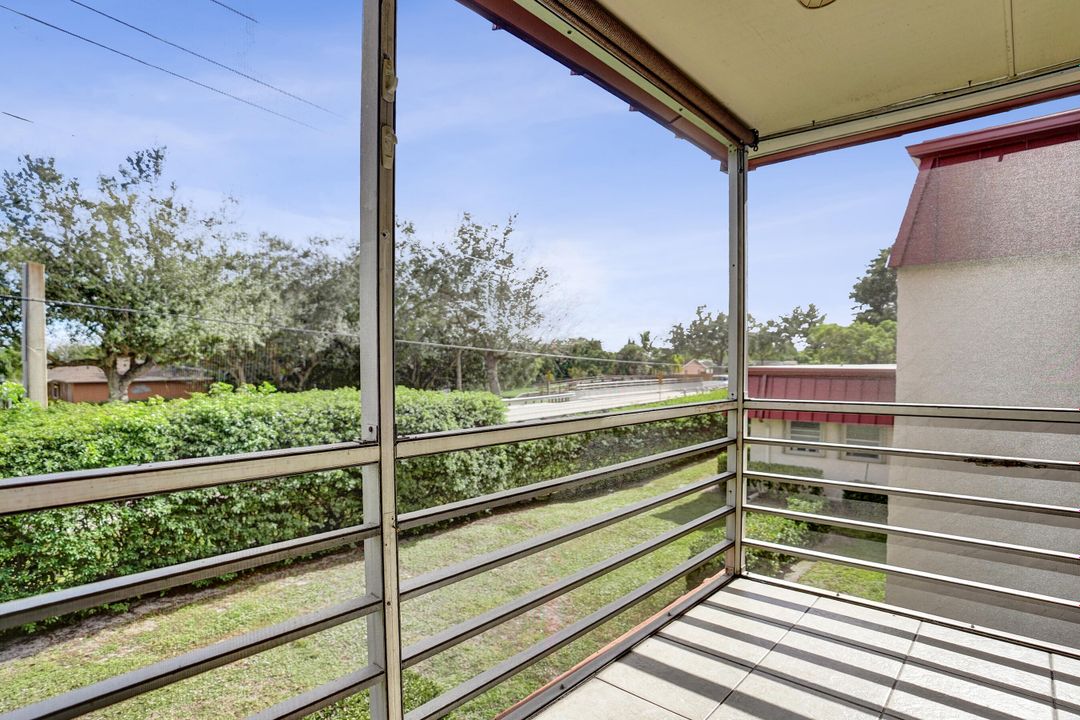 For Sale: $134,000 (2 beds, 2 baths, 1048 Square Feet)