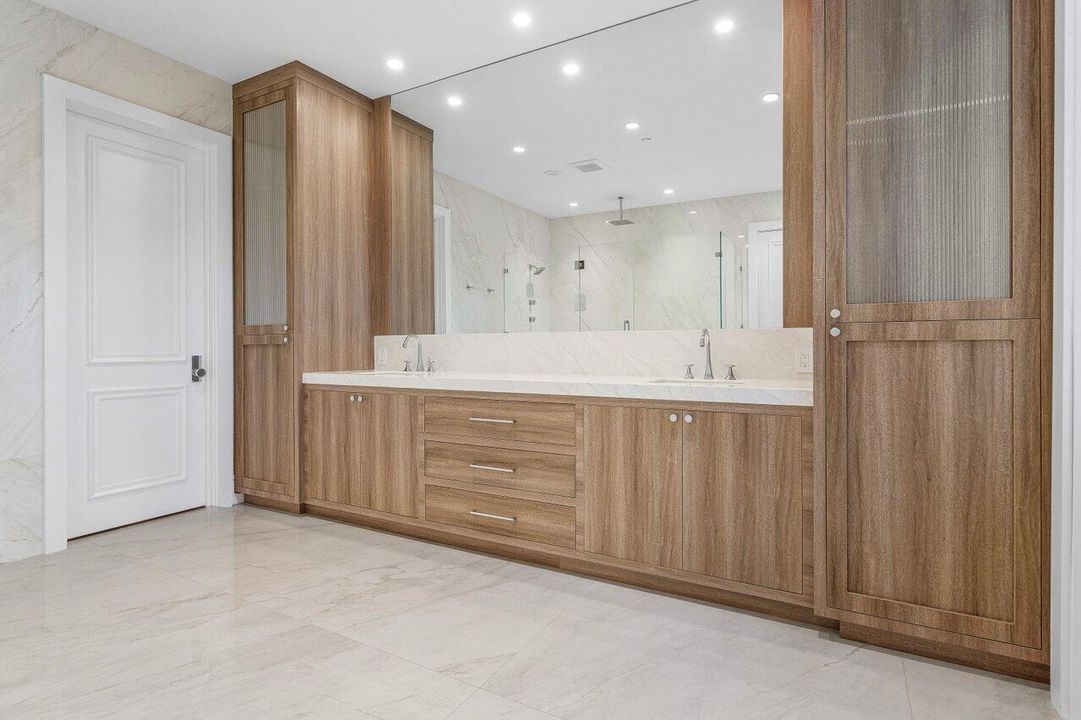 На продажу: $5,999,000 (4 спален, 4 ванн, 6629 Квадратных фут)