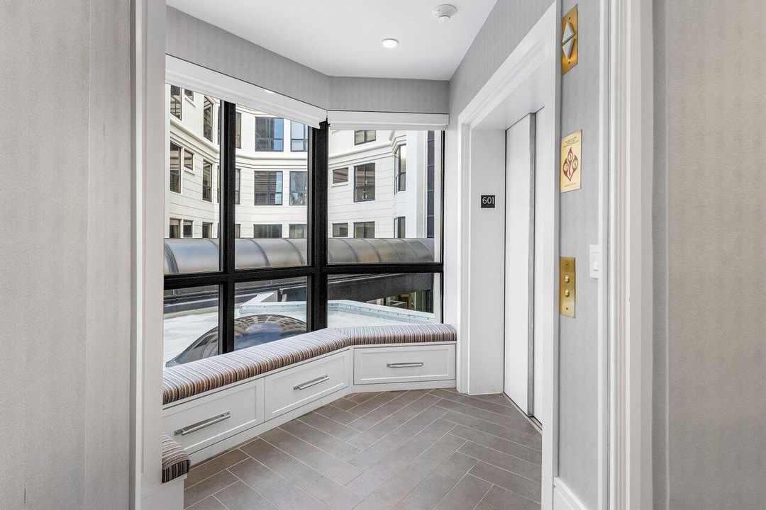 На продажу: $5,999,000 (4 спален, 4 ванн, 6629 Квадратных фут)