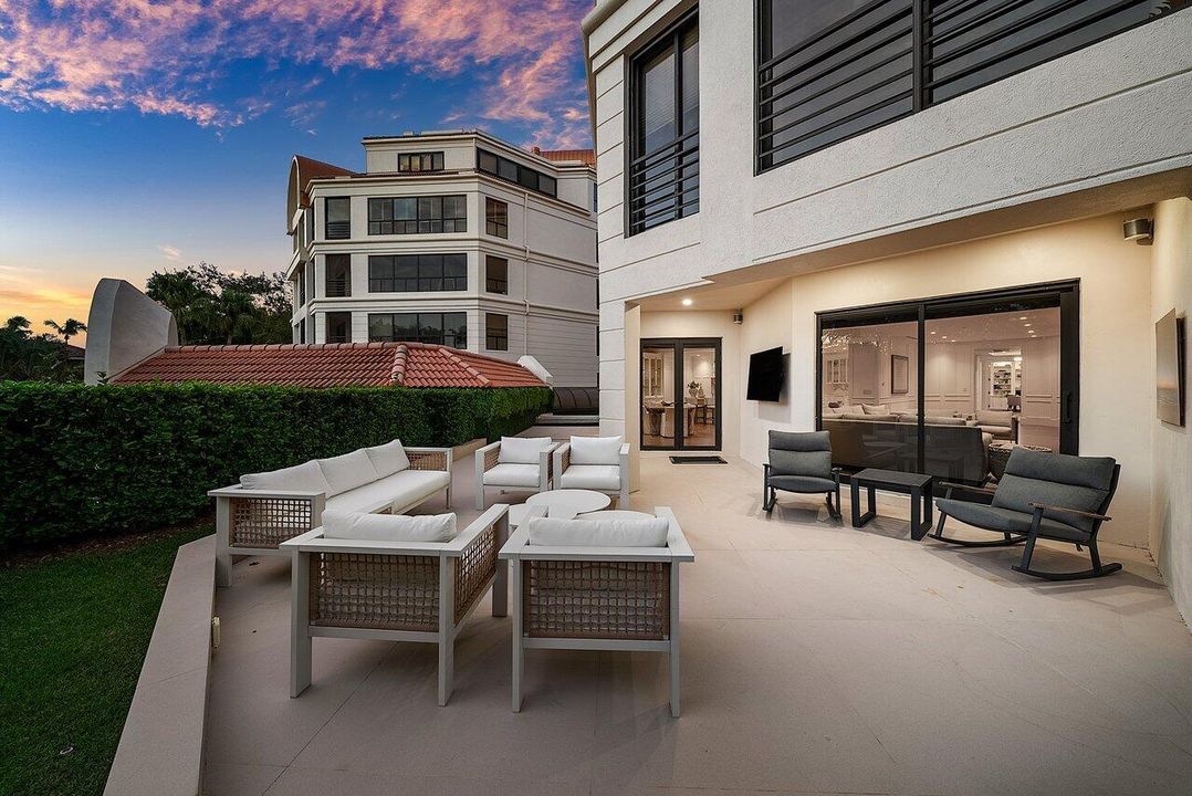 На продажу: $5,999,000 (4 спален, 4 ванн, 6629 Квадратных фут)